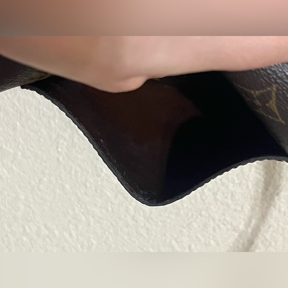 Louis Vuitton Monogram Canvas Small Saint Cloud Crossbody Bag - Picture 17 of 17